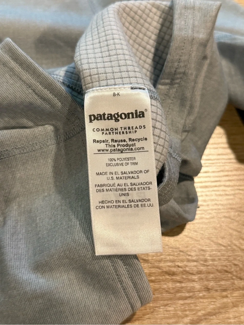 Patagonia‎ womens Capilene Midweight Crew base layer size medium light grey